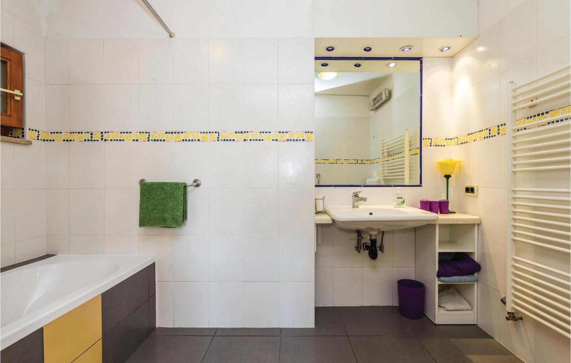 Stunning Apartment In Rijeka With 1 Bedrooms And Wifi Kültér fotó